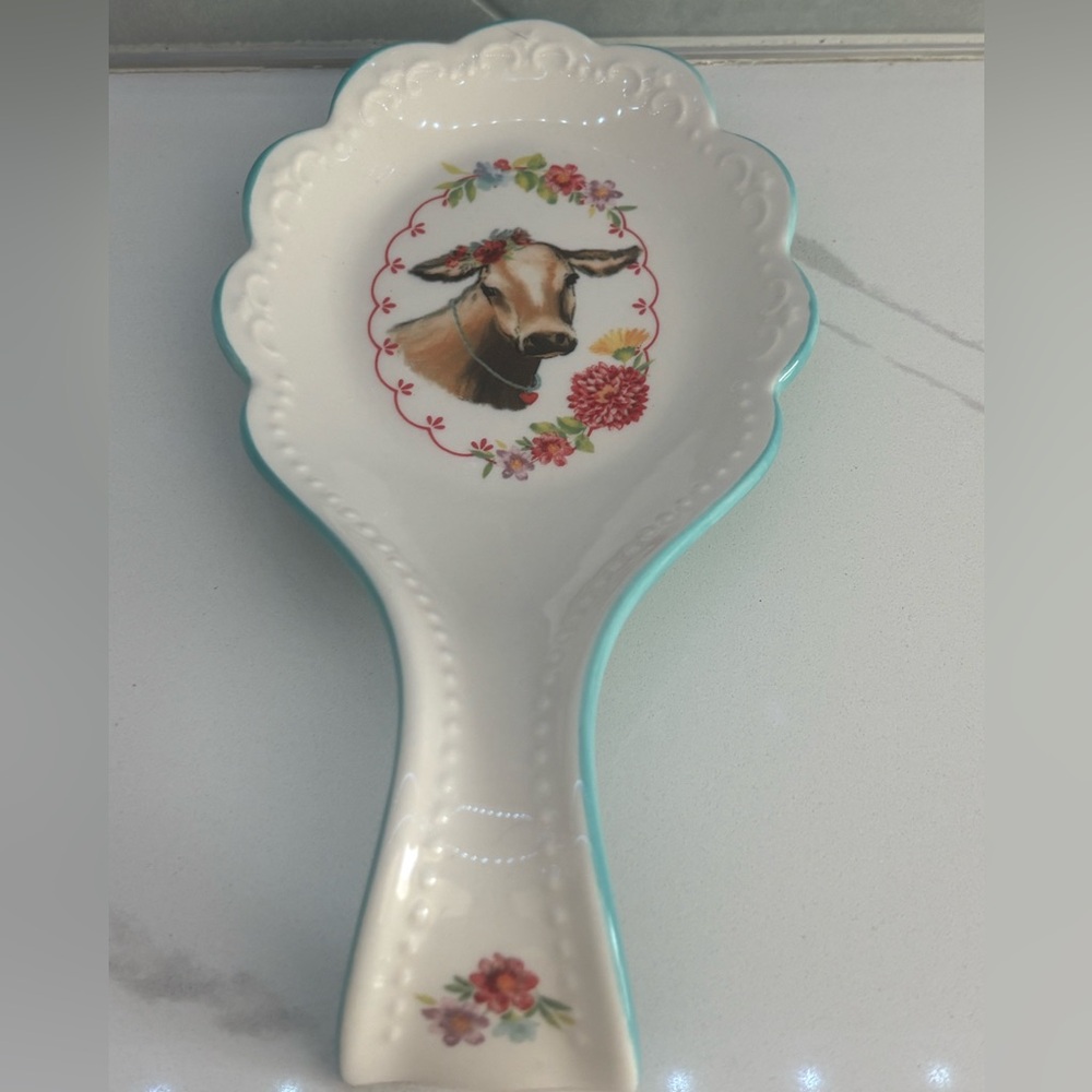 Pioneer Woman Sweet Romance Cow Spoon Rest, 9.25" x 4.75"
